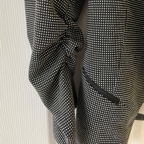 H&M Blazer - Picture 2 of 3